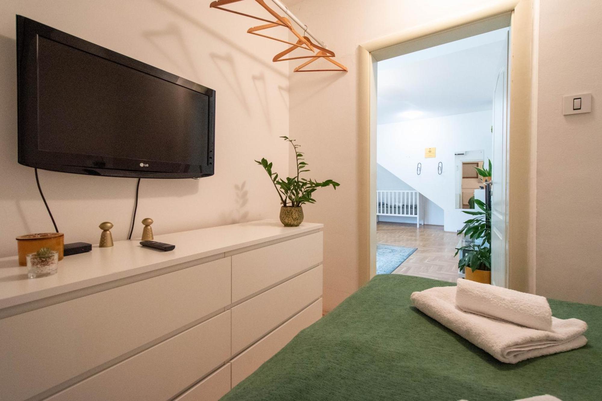 Spacious 1-Bedroom Apartment Novi Sad Extérieur photo